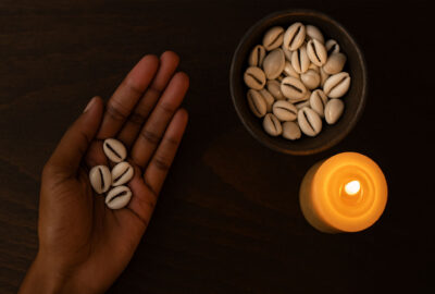 Cowrie shell obi diloggun divination